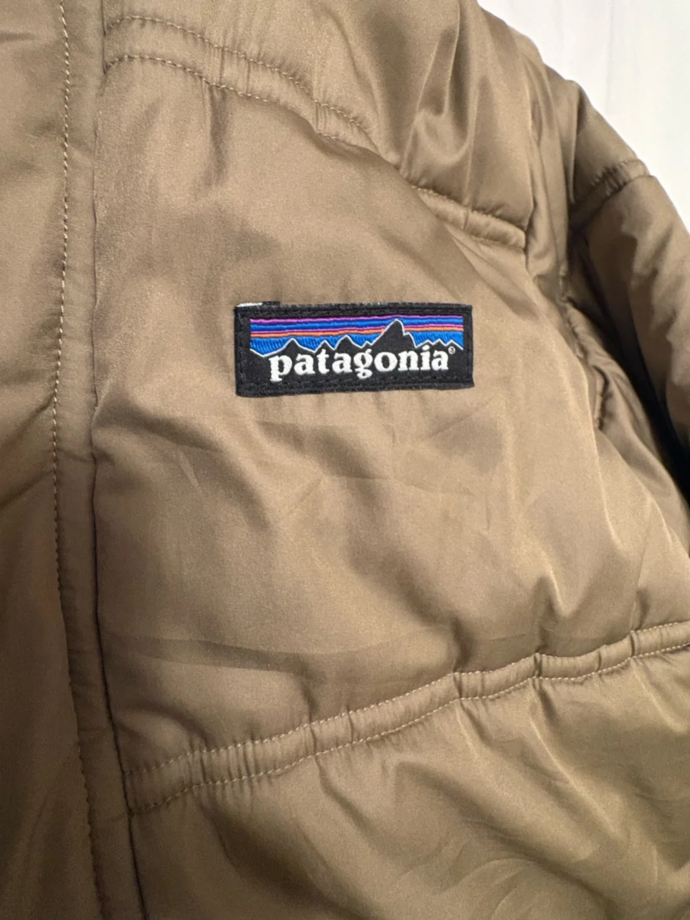 Patagonia kids Puffer Jacket in Olive - Picture 2 of 5